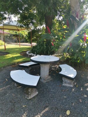 finca-recreo-mesas-exteriores