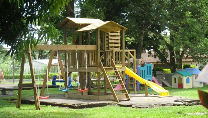 finca-recreo-parque-infantil-juegos