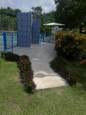 finca-recreo-piscina-ingreso